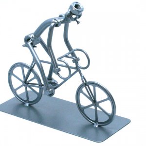 Fém csavar szobor ajándék ötletek bicikliseknek